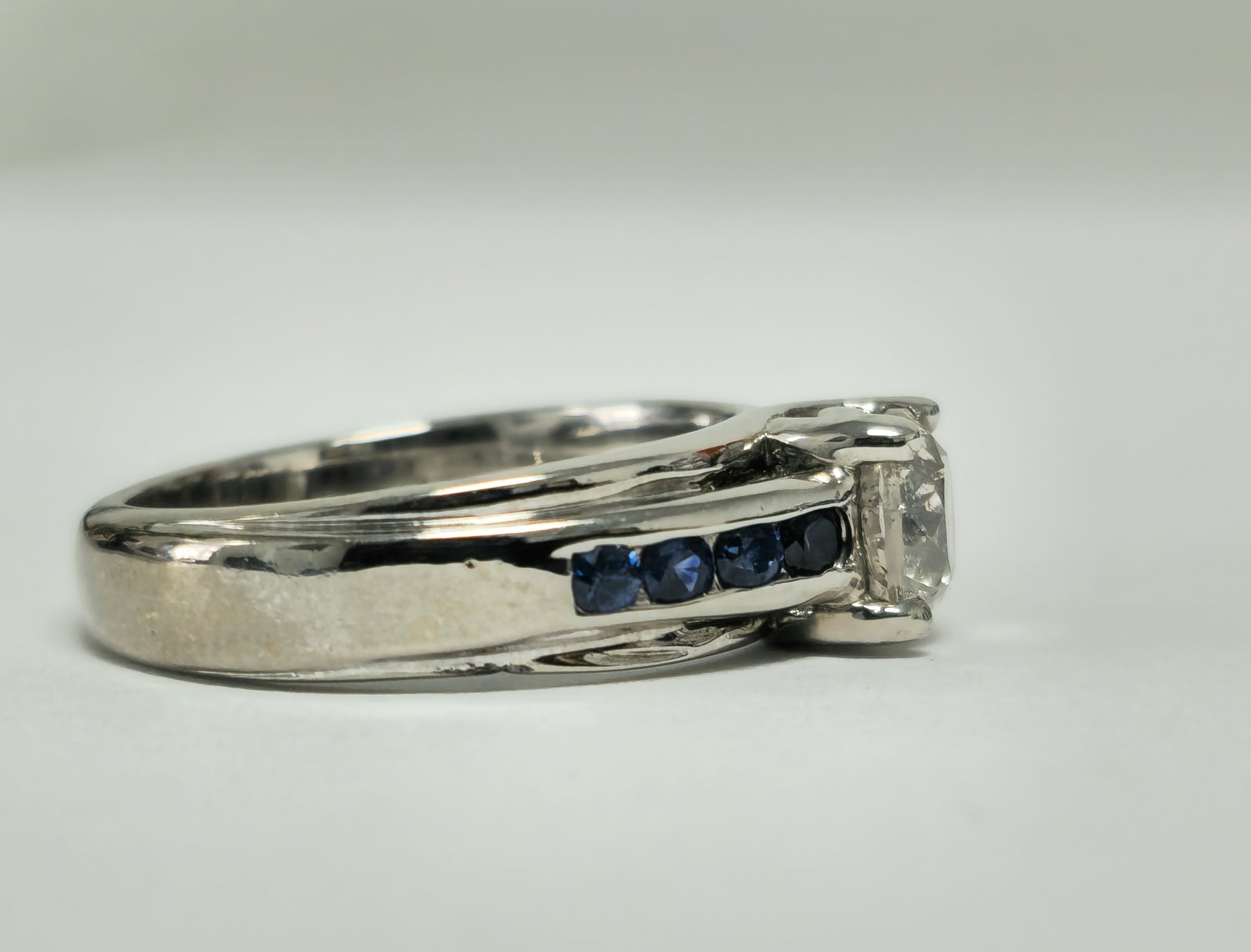 18K, 1.70 Carat Diamond and Blue Sapphire Ring - Pristine Diamonds