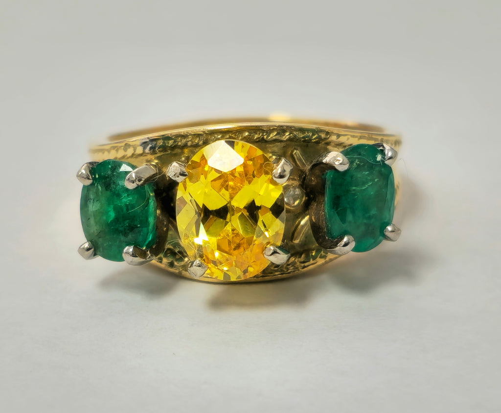 Yellow Sapphire & Emerald Cocktail Ring in 18k yellow Gold - Pristine Diamonds