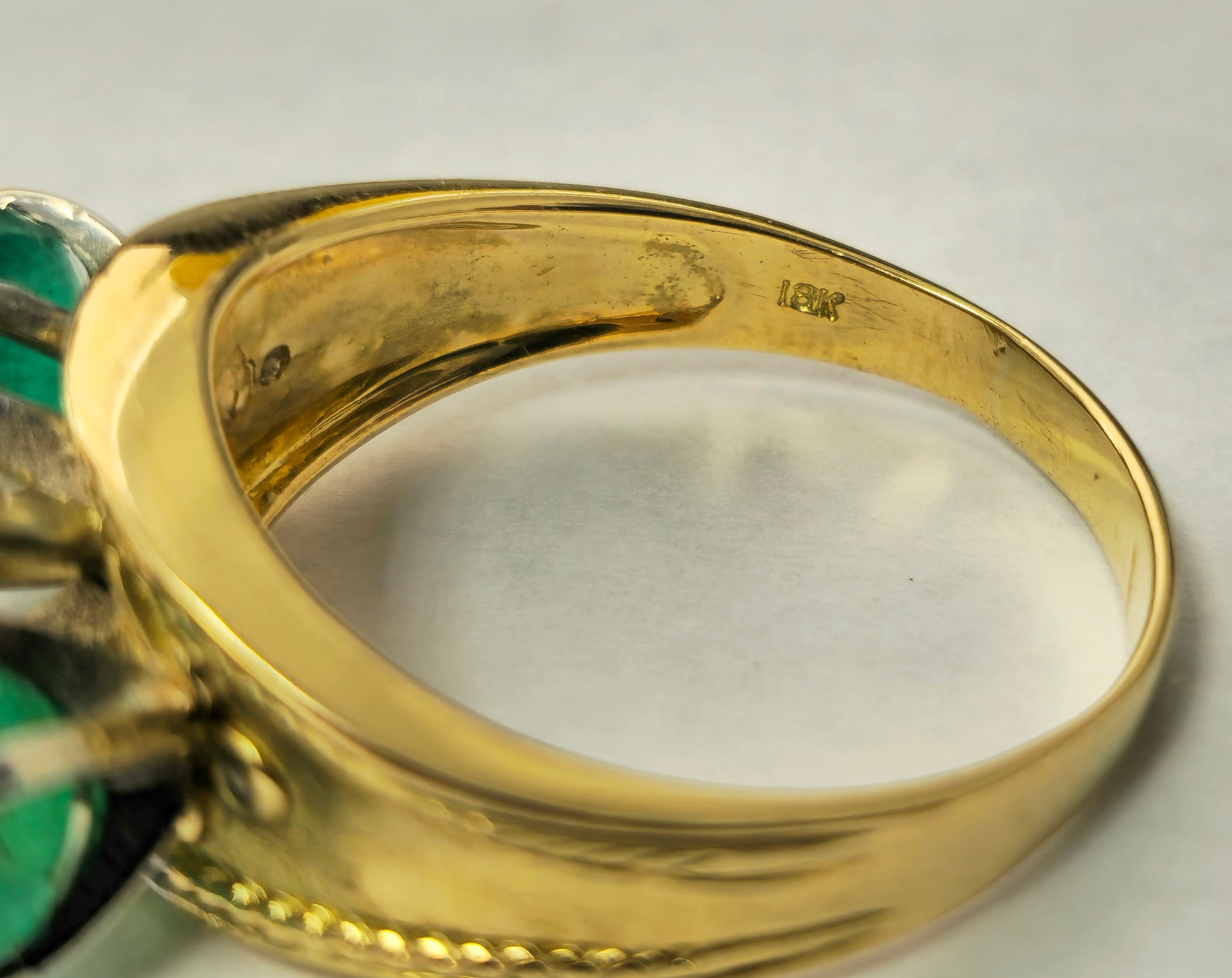 Yellow Sapphire & Emerald Cocktail Ring in 18k yellow Gold - Pristine Diamonds