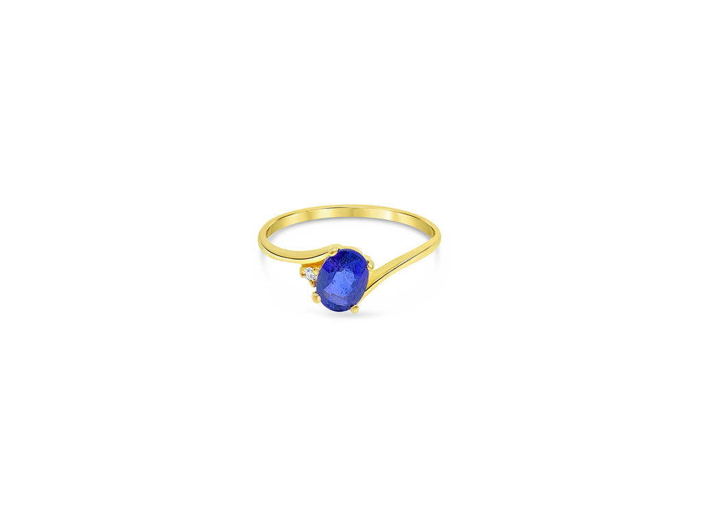Vintage Chic Natural Blue Ring in 14k Gold - Pristine Diamonds