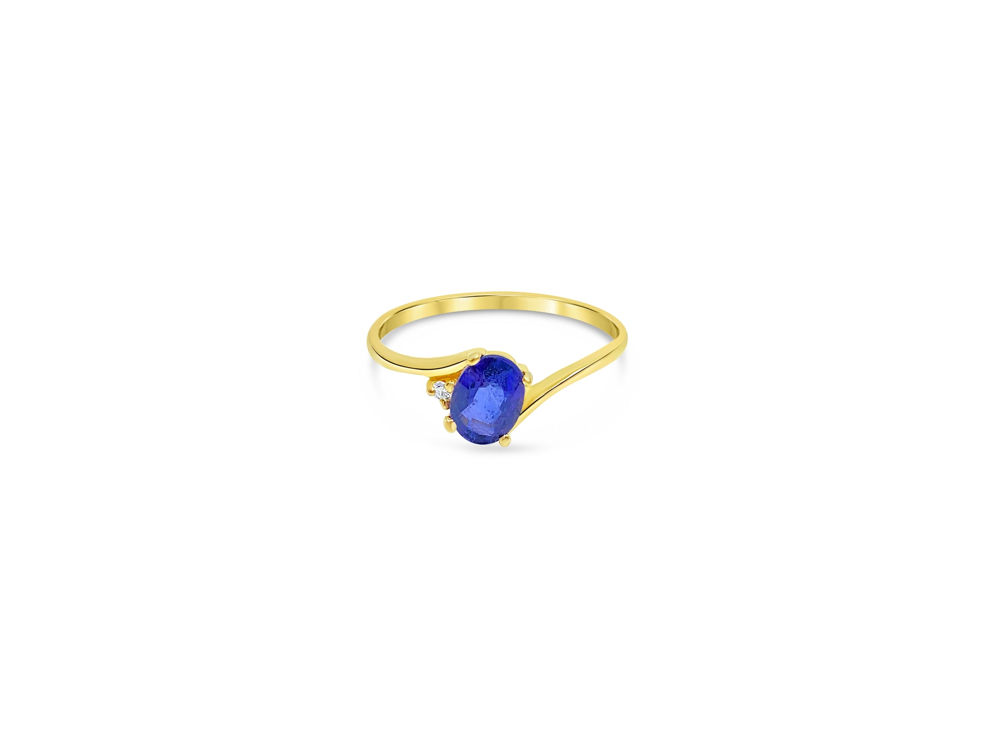 Vintage Chic Natural Blue Ring in 14k Gold - Pristine Diamonds