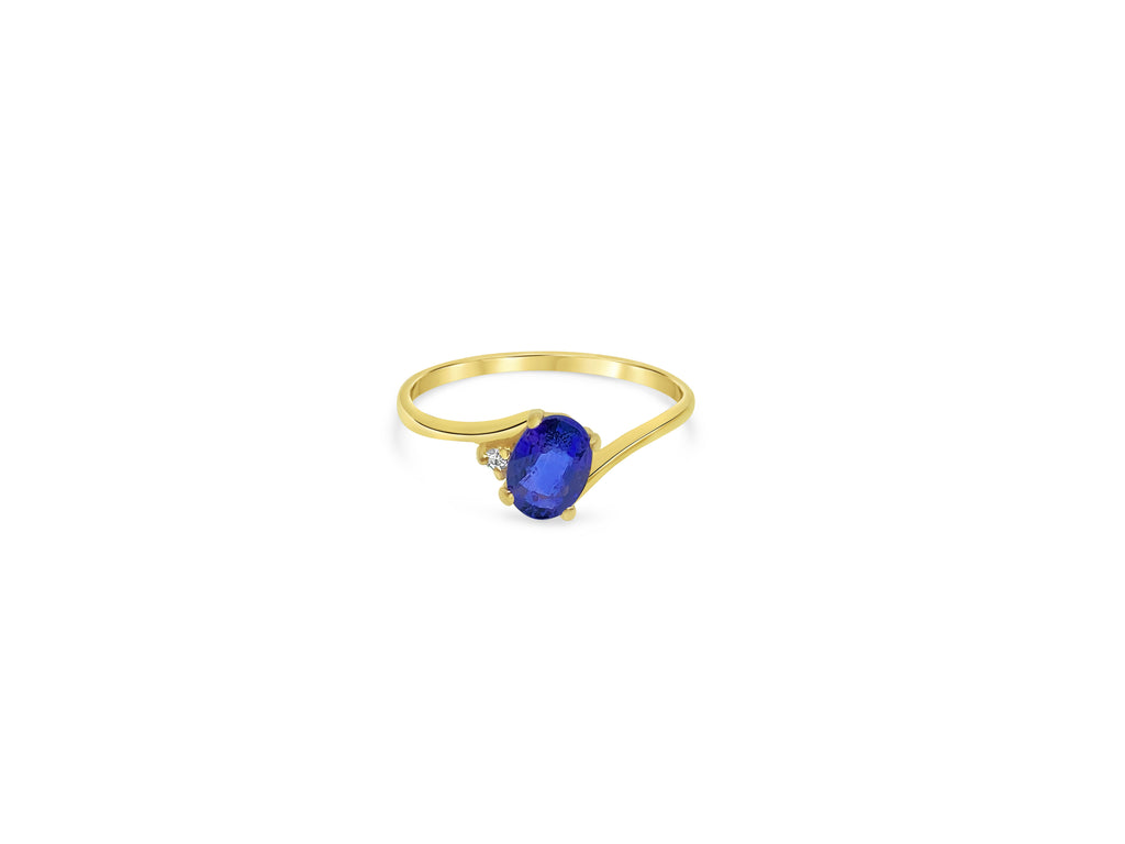 Vintage Chic Natural Blue Ring in 14k Gold - Pristine Diamonds