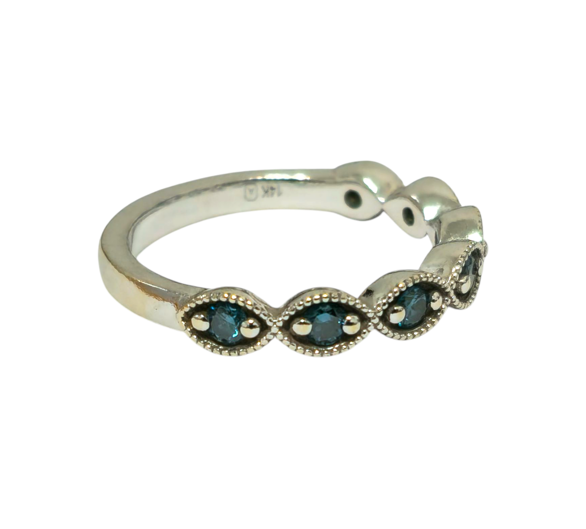Vintage blue sapphire ring in 14k gold featuring a classic band design, crafted by Prince The Jeweler.