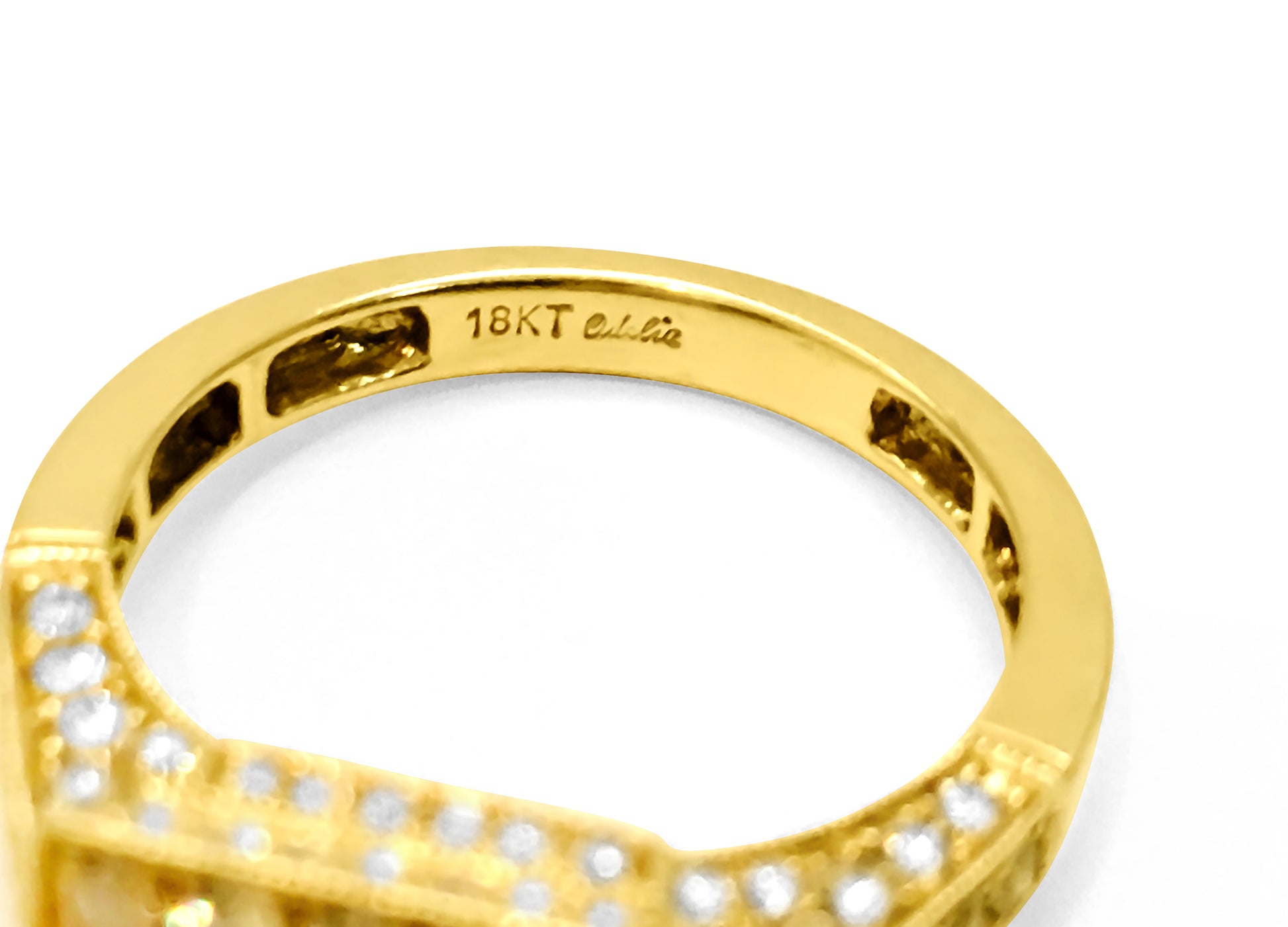 Collectible Aquamarine Ring in 14k Yellow Gold