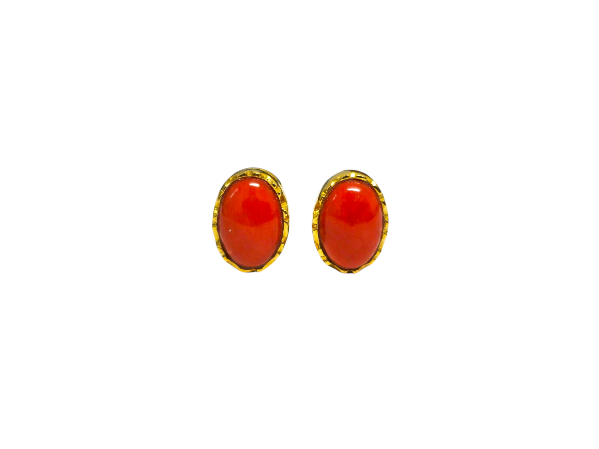 Vintage Natural Coral 4cwt Coral Earrings For Her in 18k Gold