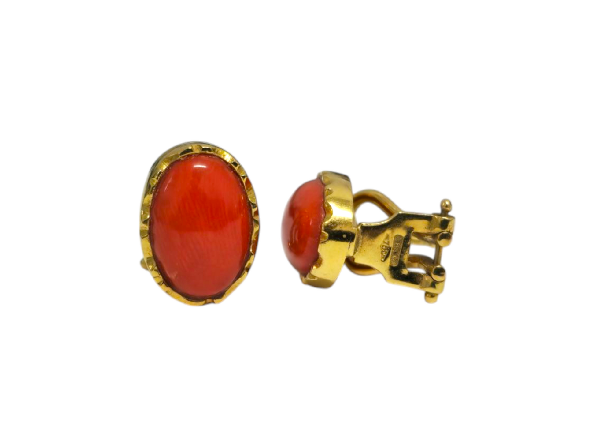 Vintage Natural Coral 4cwt Coral Earrings For Her in 18k Gold