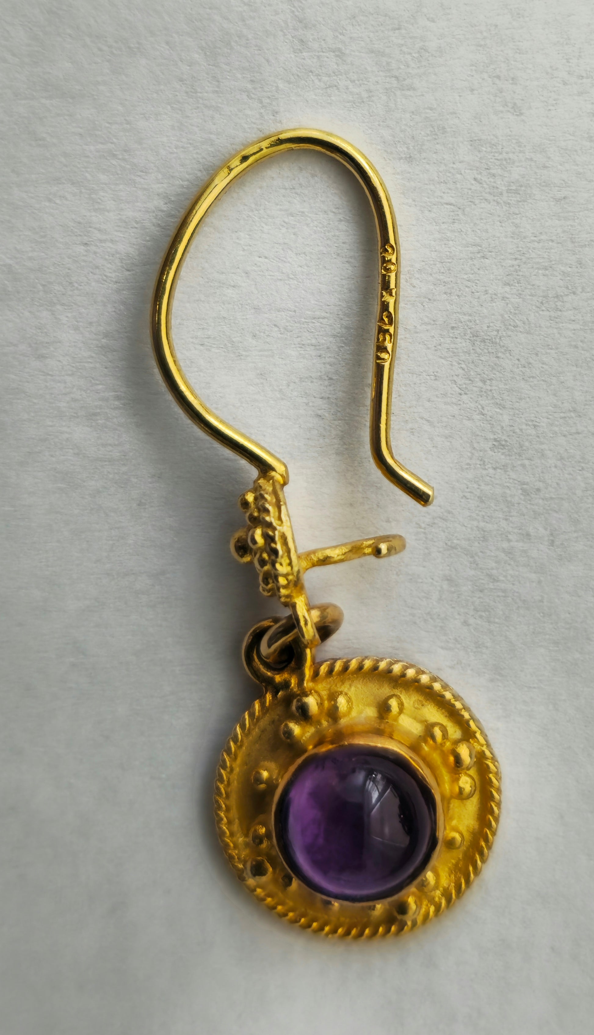 Mid Century 2.24 Carat Amethyt Dangle Earrings in 18k yellow gold - Pristine Diamonds