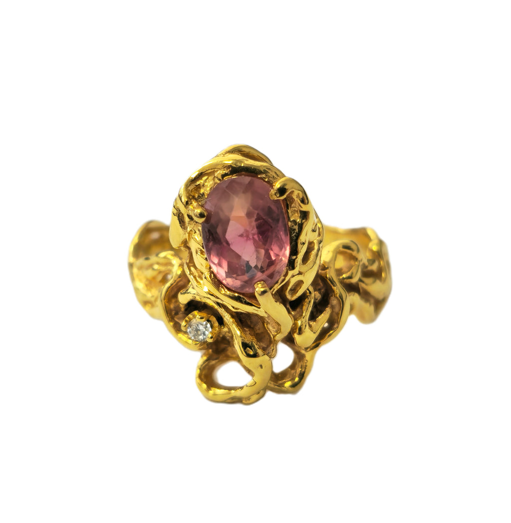 Art Nouveau Style 1.30 Carat Sapphire Ring in 14k Gold - Pristine Diamonds