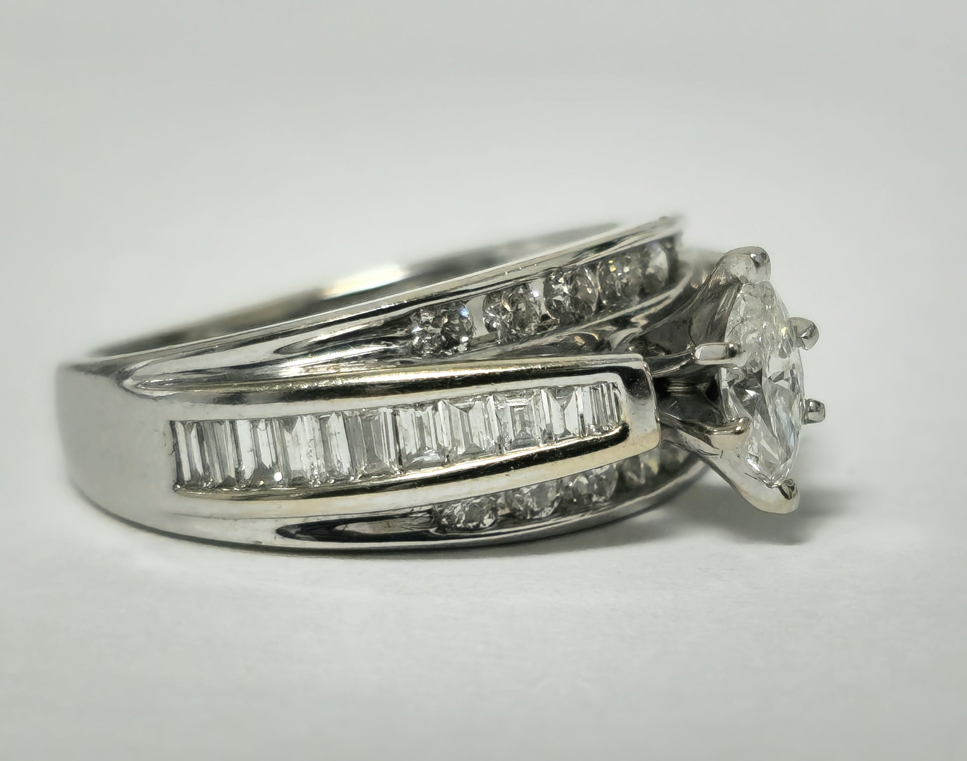 Vintage 2.40ct Diamond Gold Engagement Ring 14K Gold - Pristine Diamonds