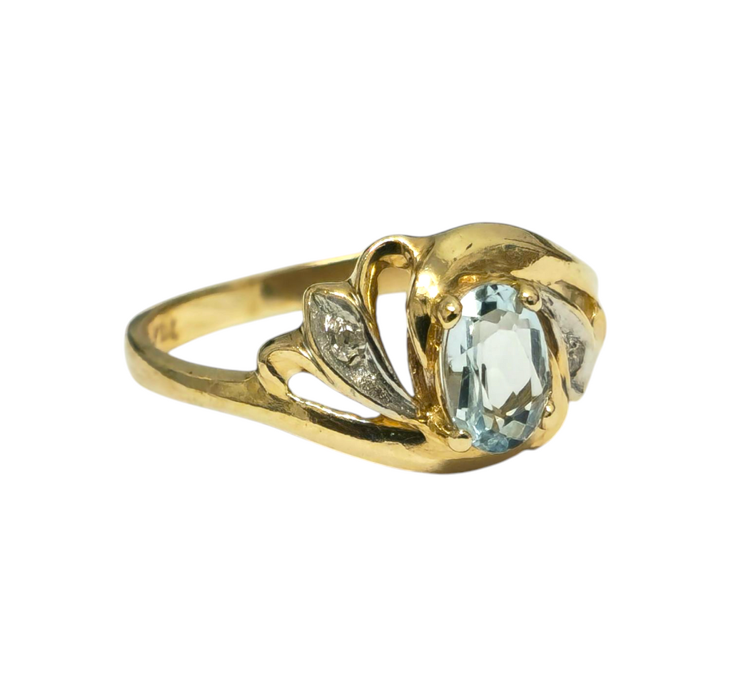 Vintage 0.60ct Aquamarine Ring in 10kt Gold