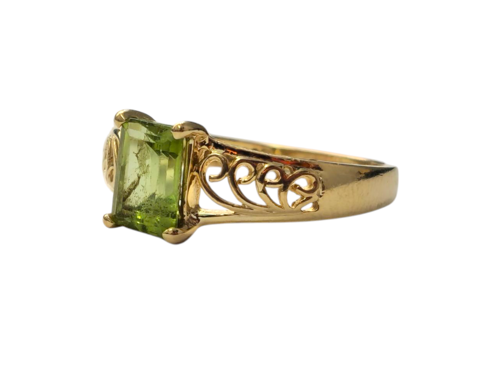 1.8ct Green Peridot Ring in 10k Yellow Gold
