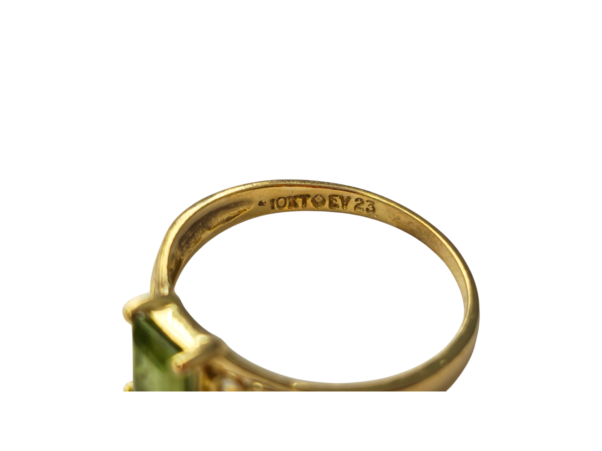 1.8ct Green Peridot Ring in 10k Yellow Gold