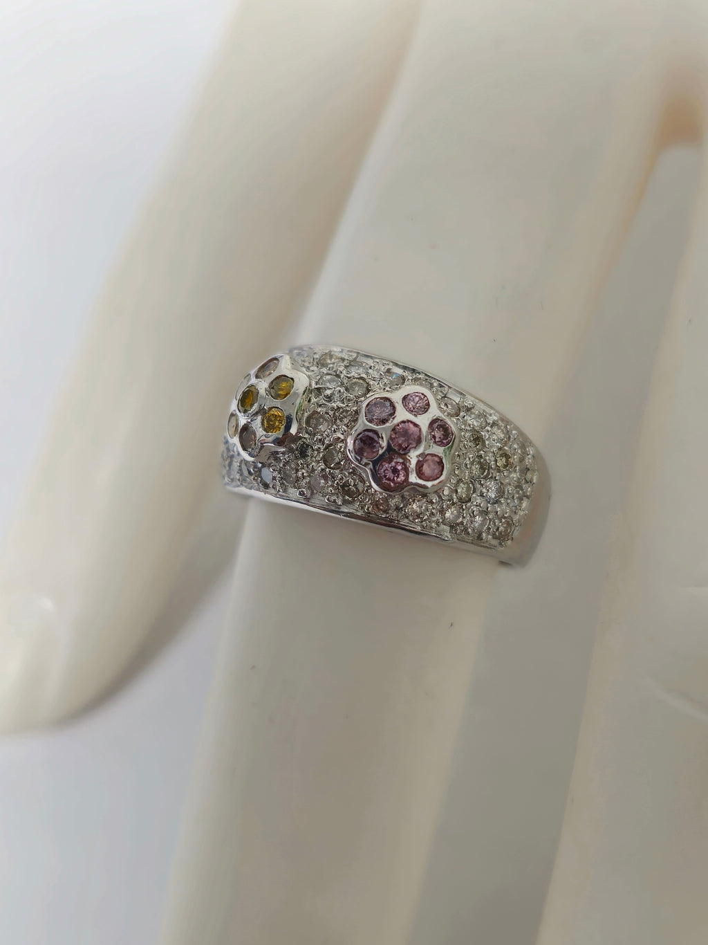 14K Gold. 1.10 CT; white, yellow and pink diamond ring