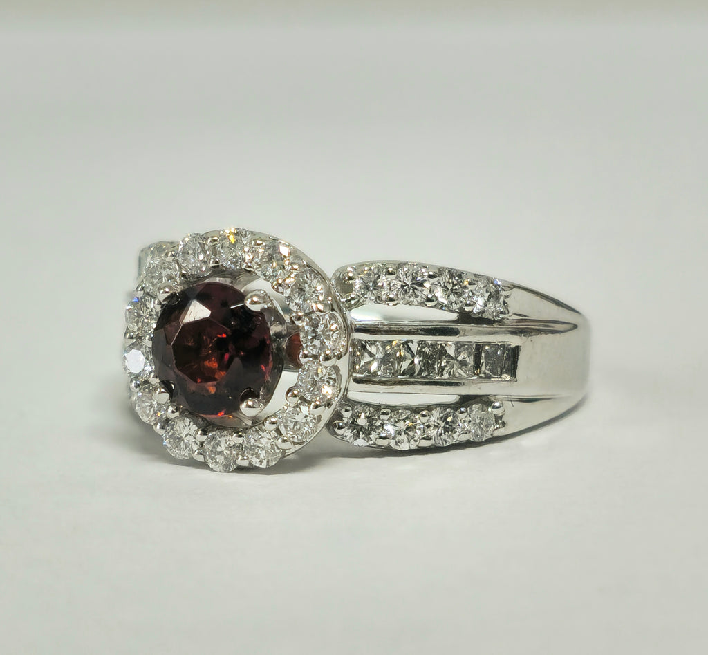 Vintage, 0.85ct Garnet & Diamond Garnet Ring. - Pristine Diamonds