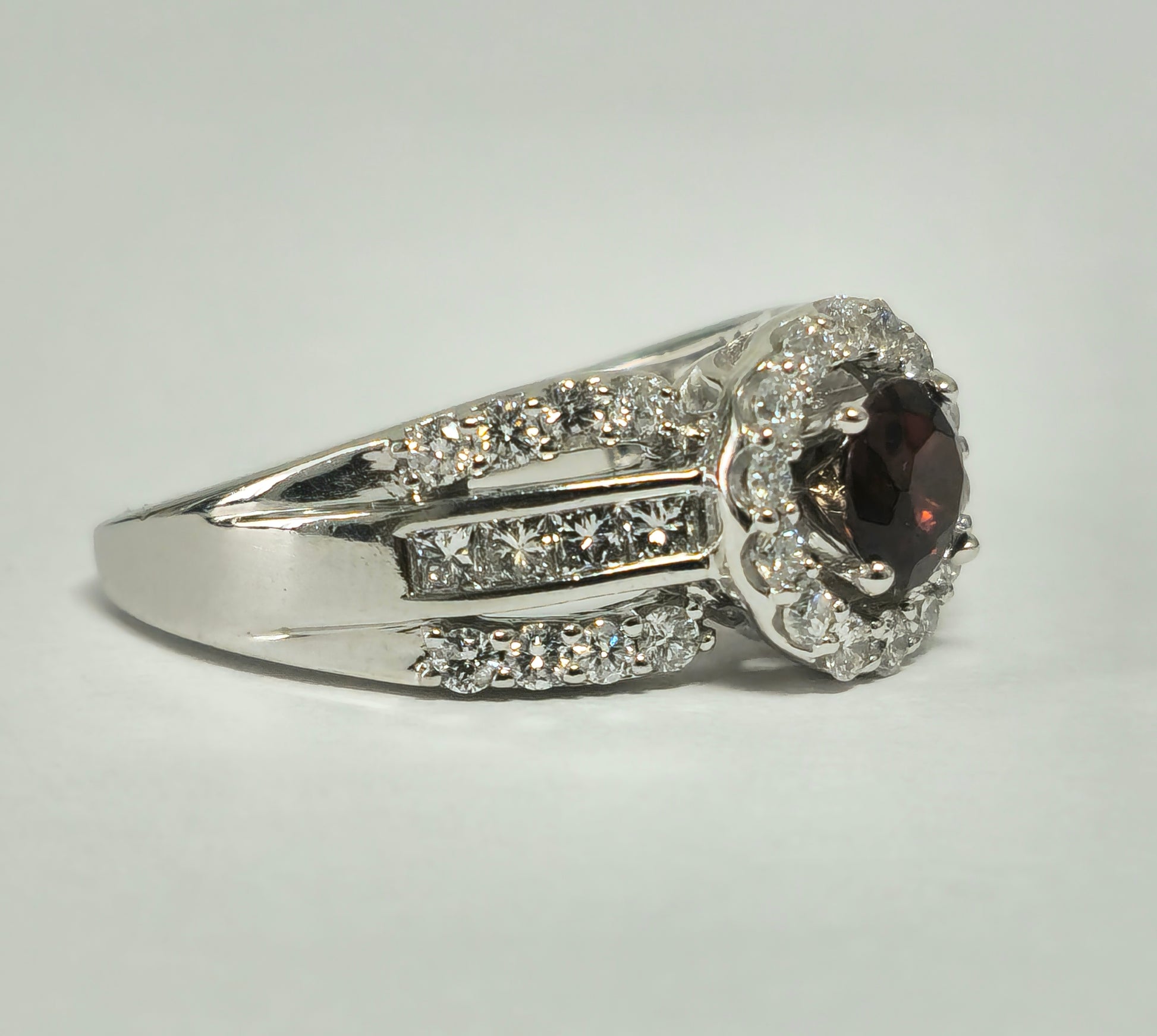 Vintage, 0.85ct Garnet & Diamond Garnet Ring. - Pristine Diamonds