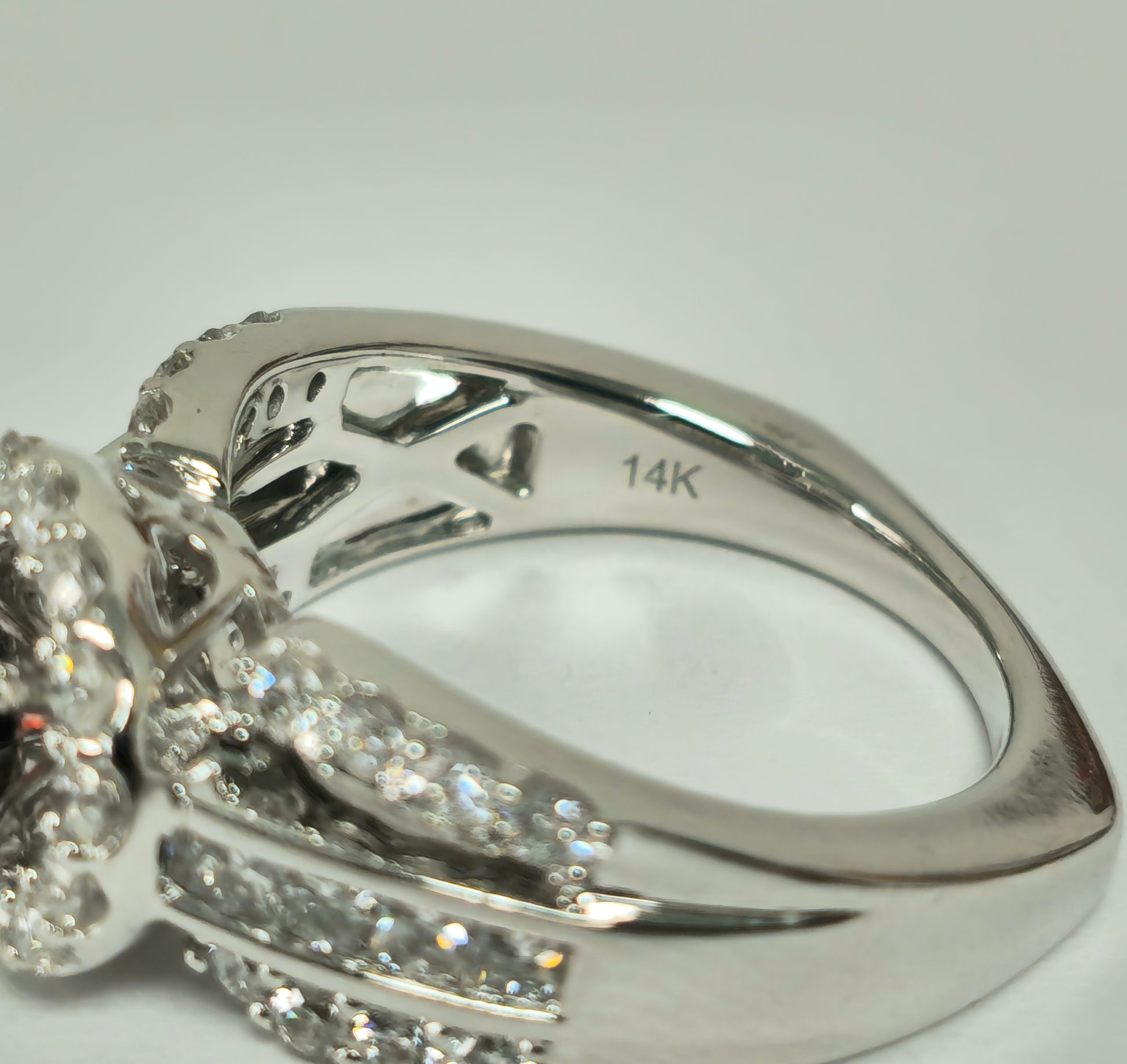 Vintage, 0.85ct Garnet & Diamond Garnet Ring. - Pristine Diamonds