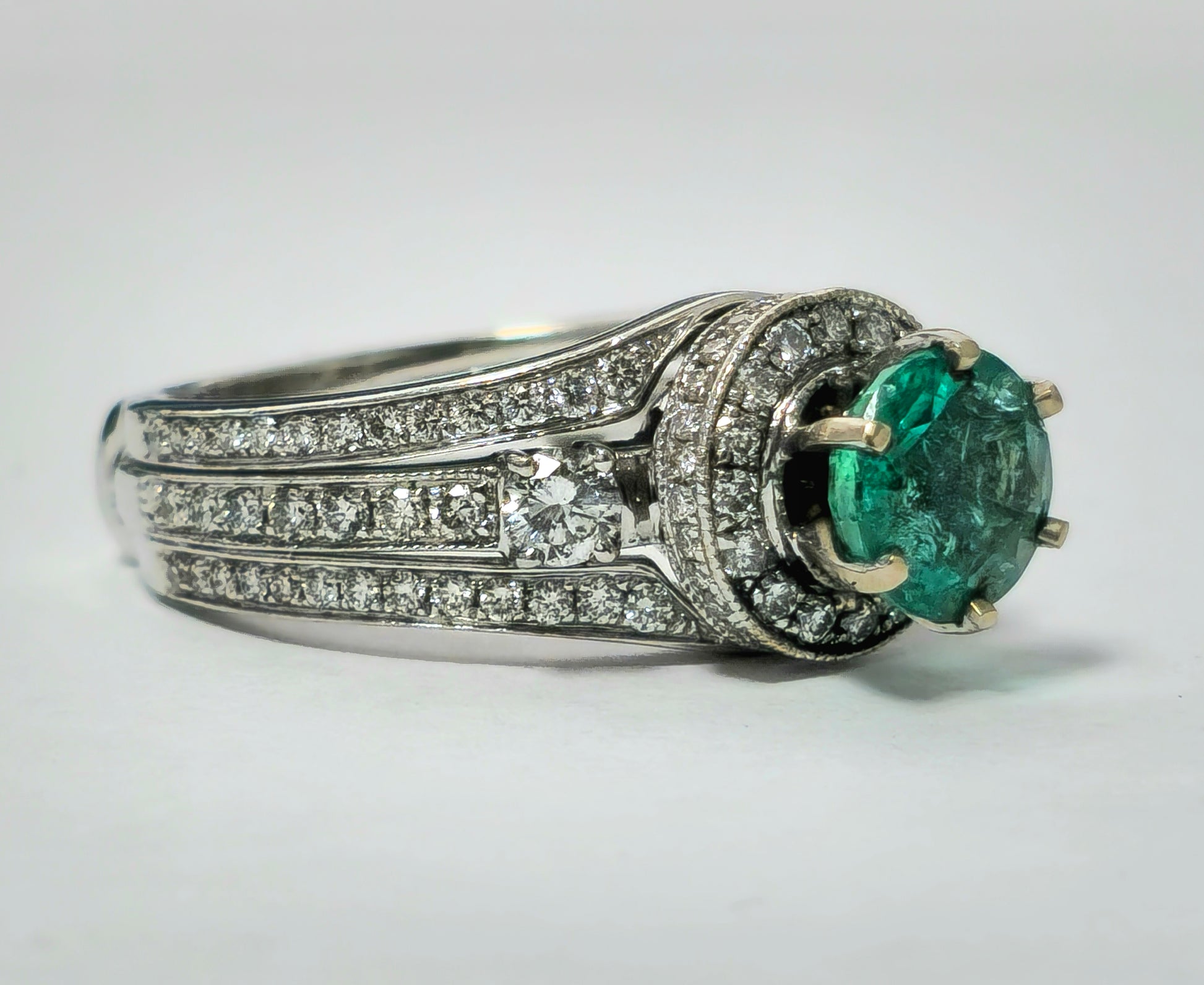 Art Deco, Emerald & Diamond Ring in 14k White Gold. - Pristine Diamonds