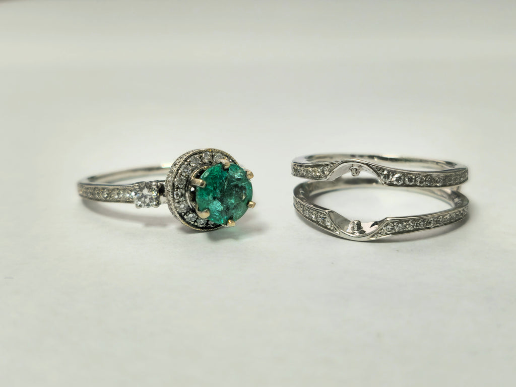 Art Deco, Emerald & Diamond Ring in 14k White Gold. - Pristine Diamonds