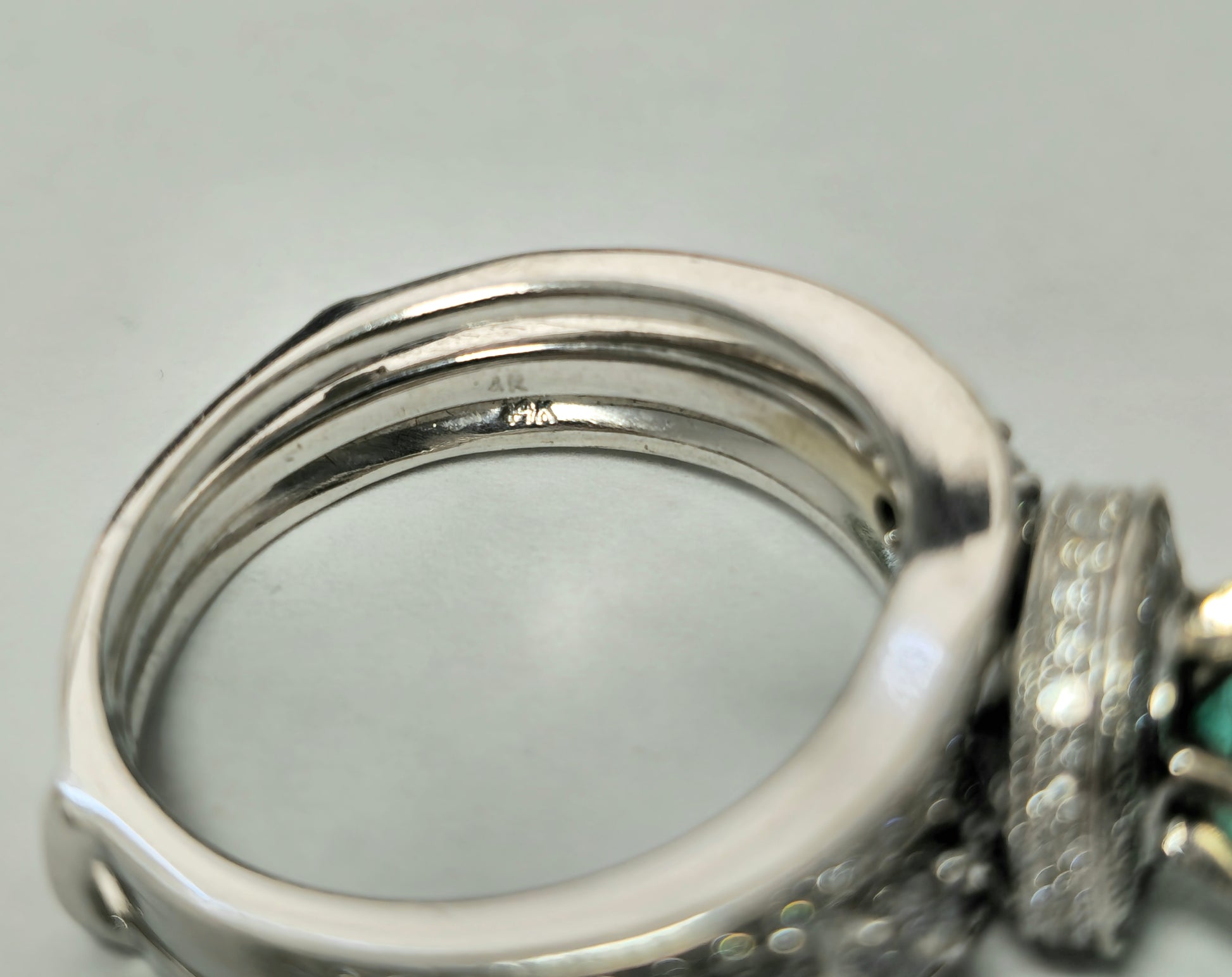 Art Deco, Emerald & Diamond Ring in 14k White Gold. - Pristine Diamonds