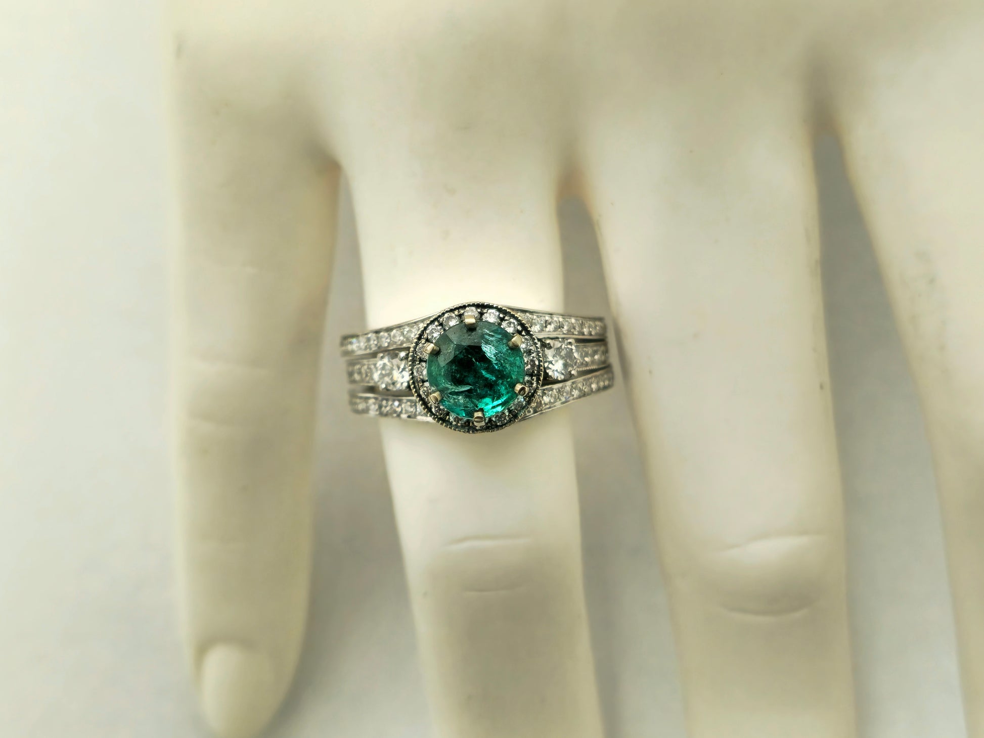 Art Deco, Emerald & Diamond Ring in 14k White Gold. - Pristine Diamonds