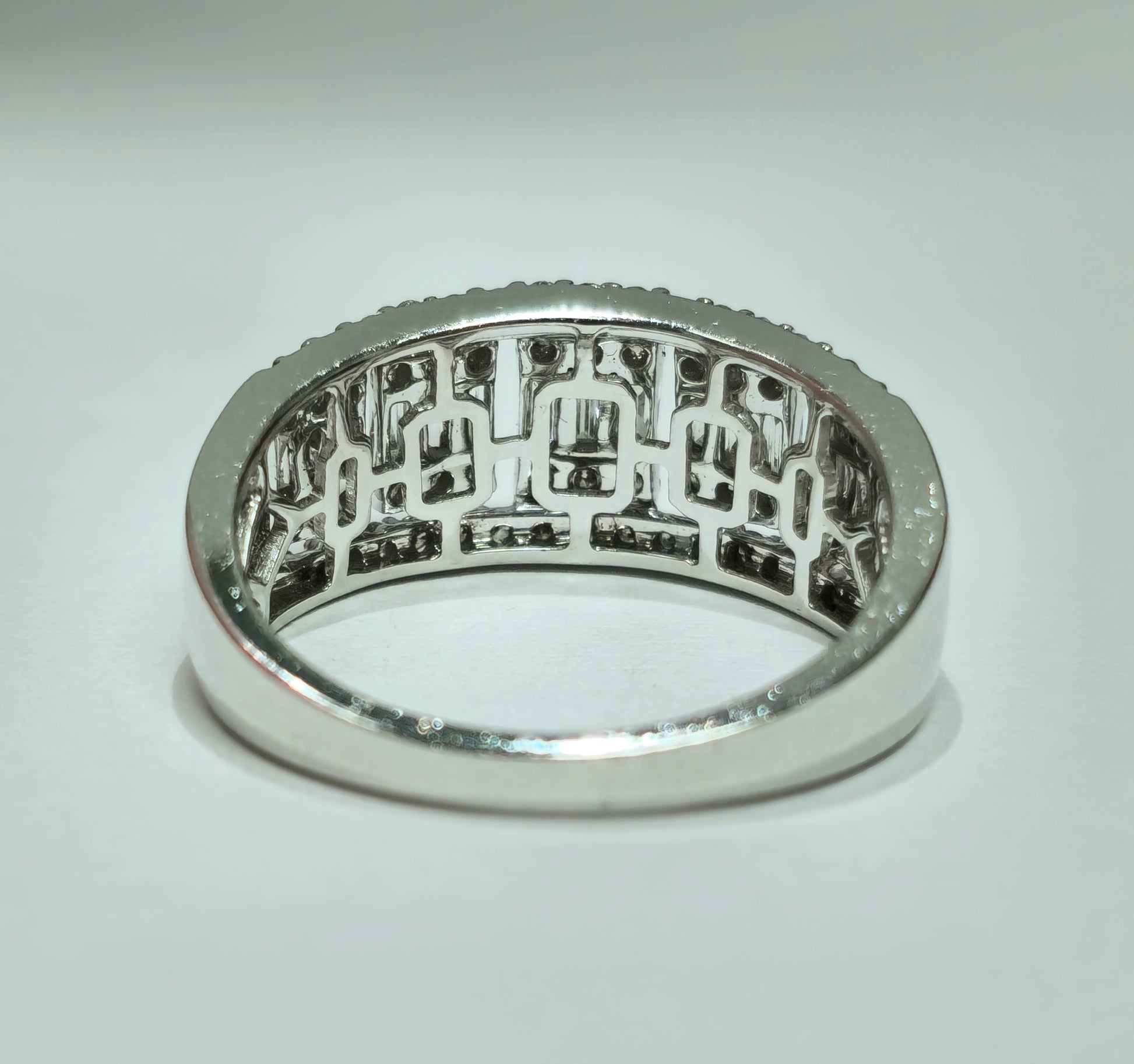 Womens, Vintage 1.35ct Diamonds in 14k White Gold Ring - Pristine Diamonds
