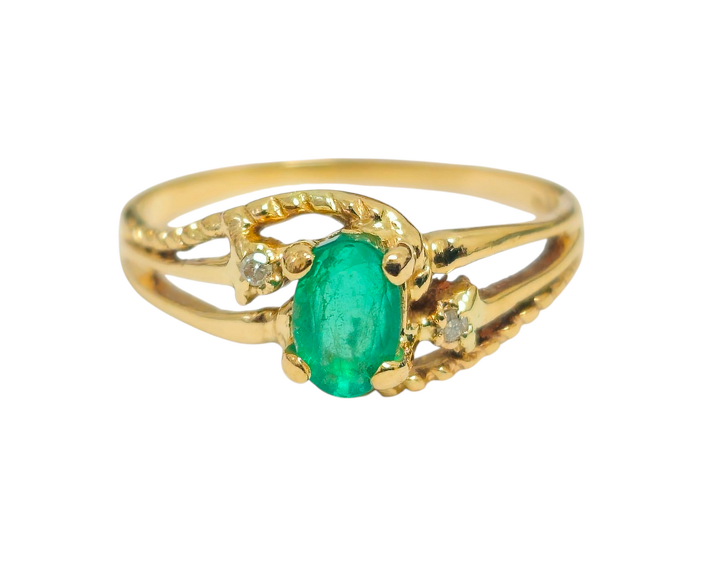 Solitaire Emerald Ring in 14K Gold
