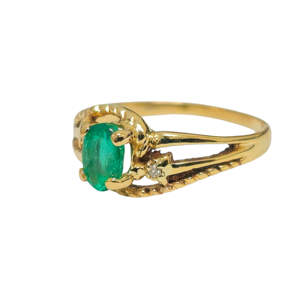 Solitaire Emerald Ring in 14K Gold