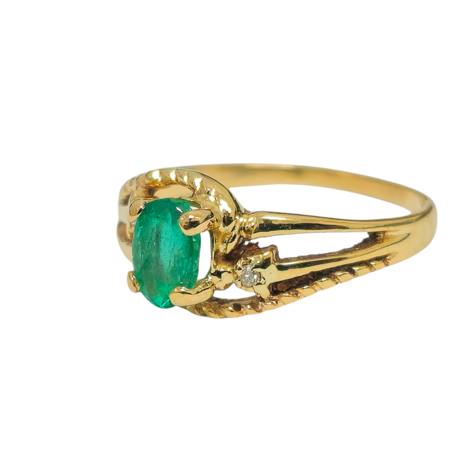 Solitaire Emerald Ring in 14K Gold