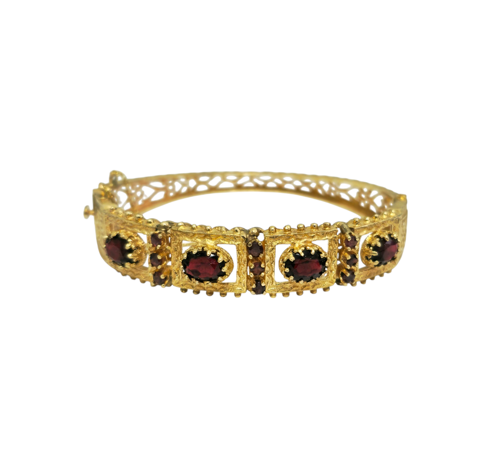 6 Carat Garnet Bracelet in 14k Yellow Gold