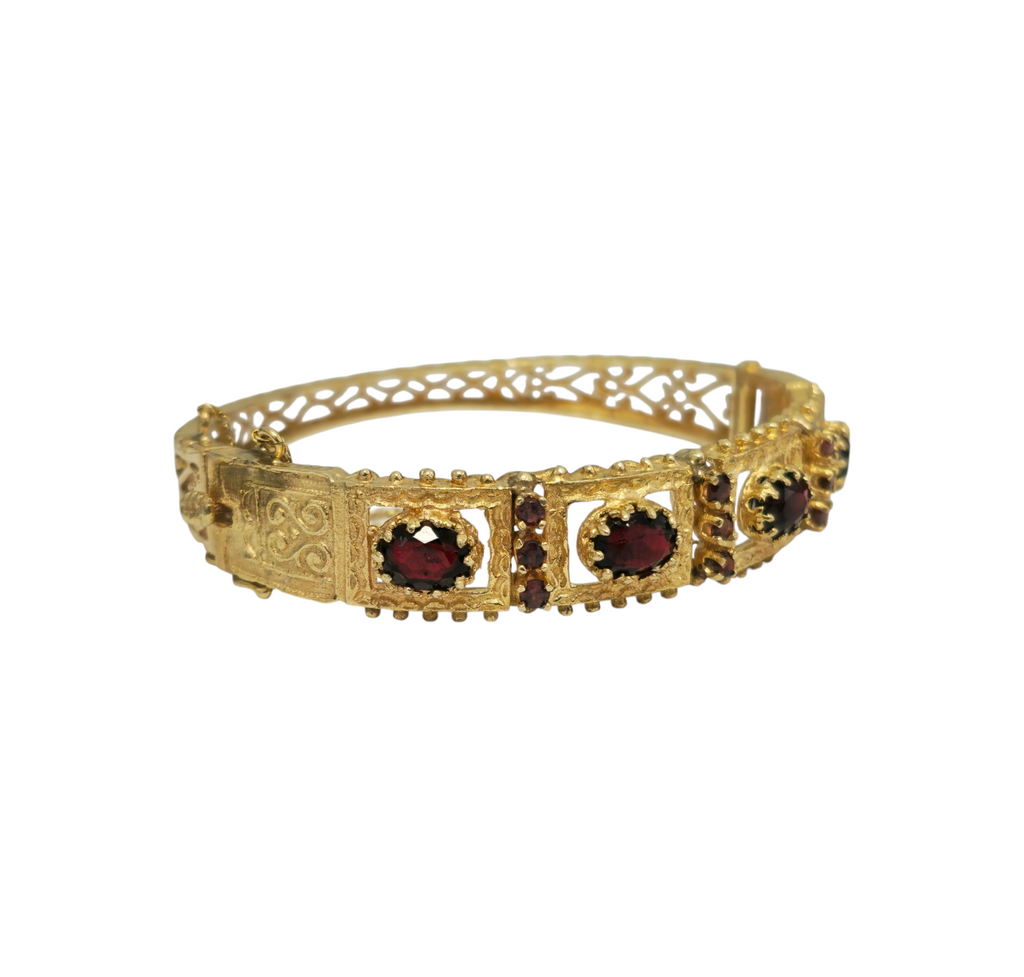 6 Carat Garnet Bracelet in 14k Yellow Gold