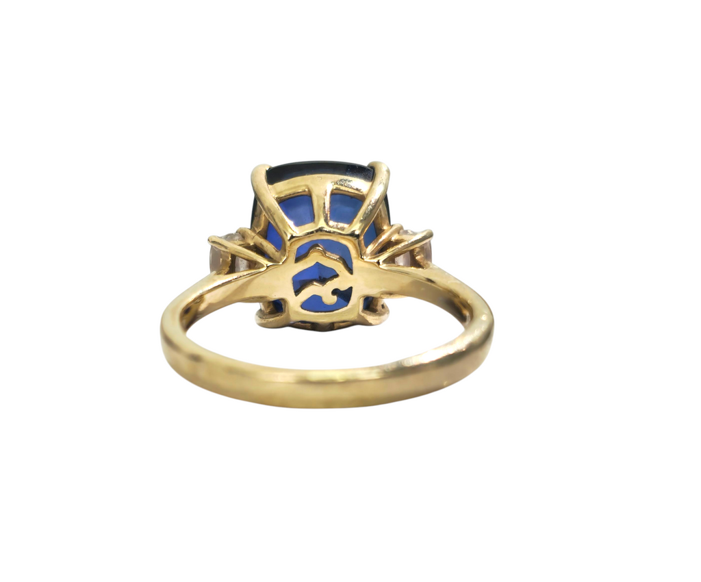 6.90 carat Blue Sapphire & Diamond Ring in 14k Gold