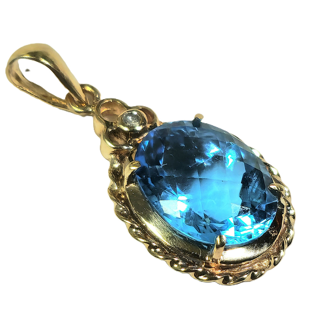Aquamarine & Diamond Pendant in 14k Gold