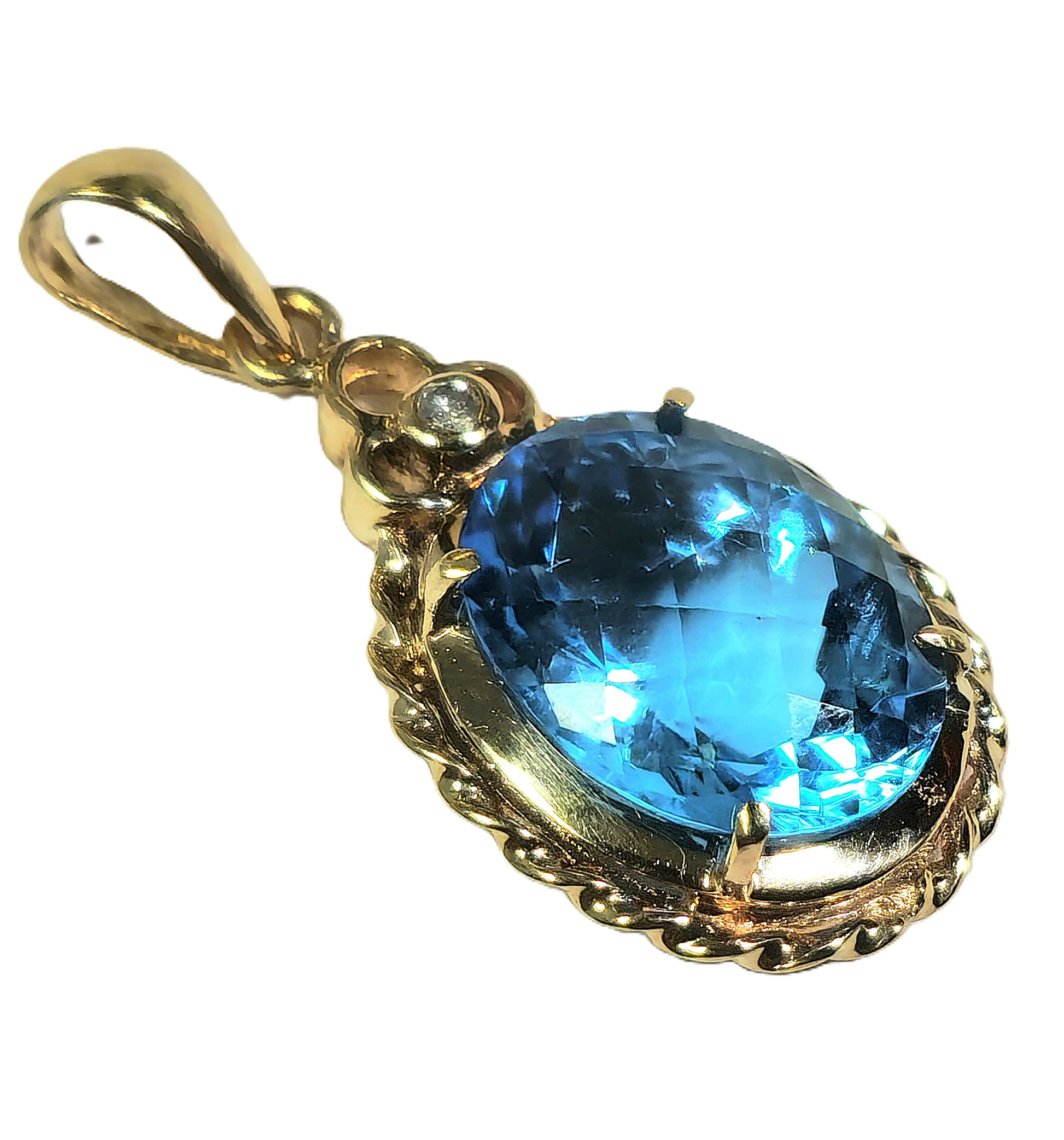 Aquamarine & Diamond Pendant in 14k Gold