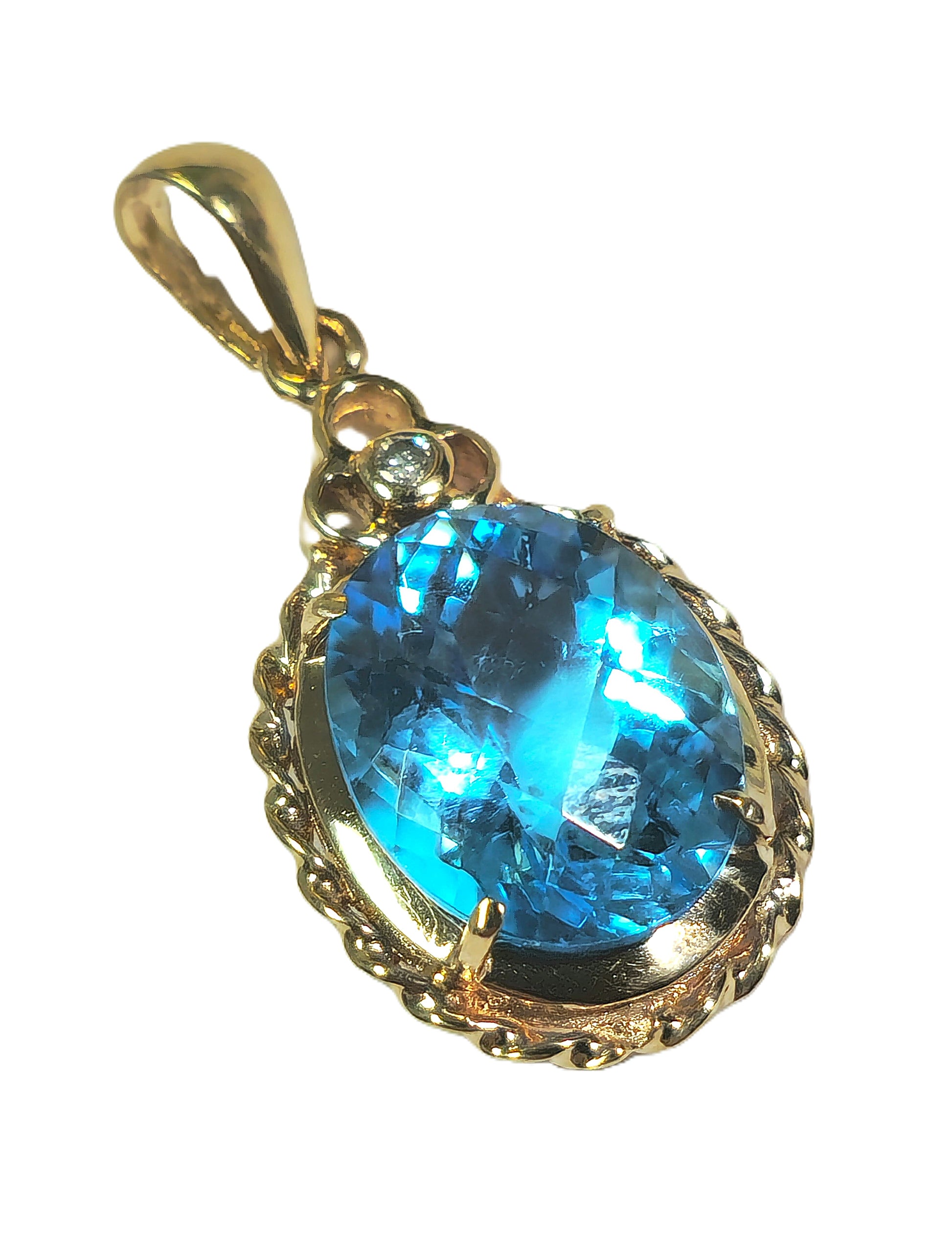 Aquamarine & Diamond Pendant in 14k Gold