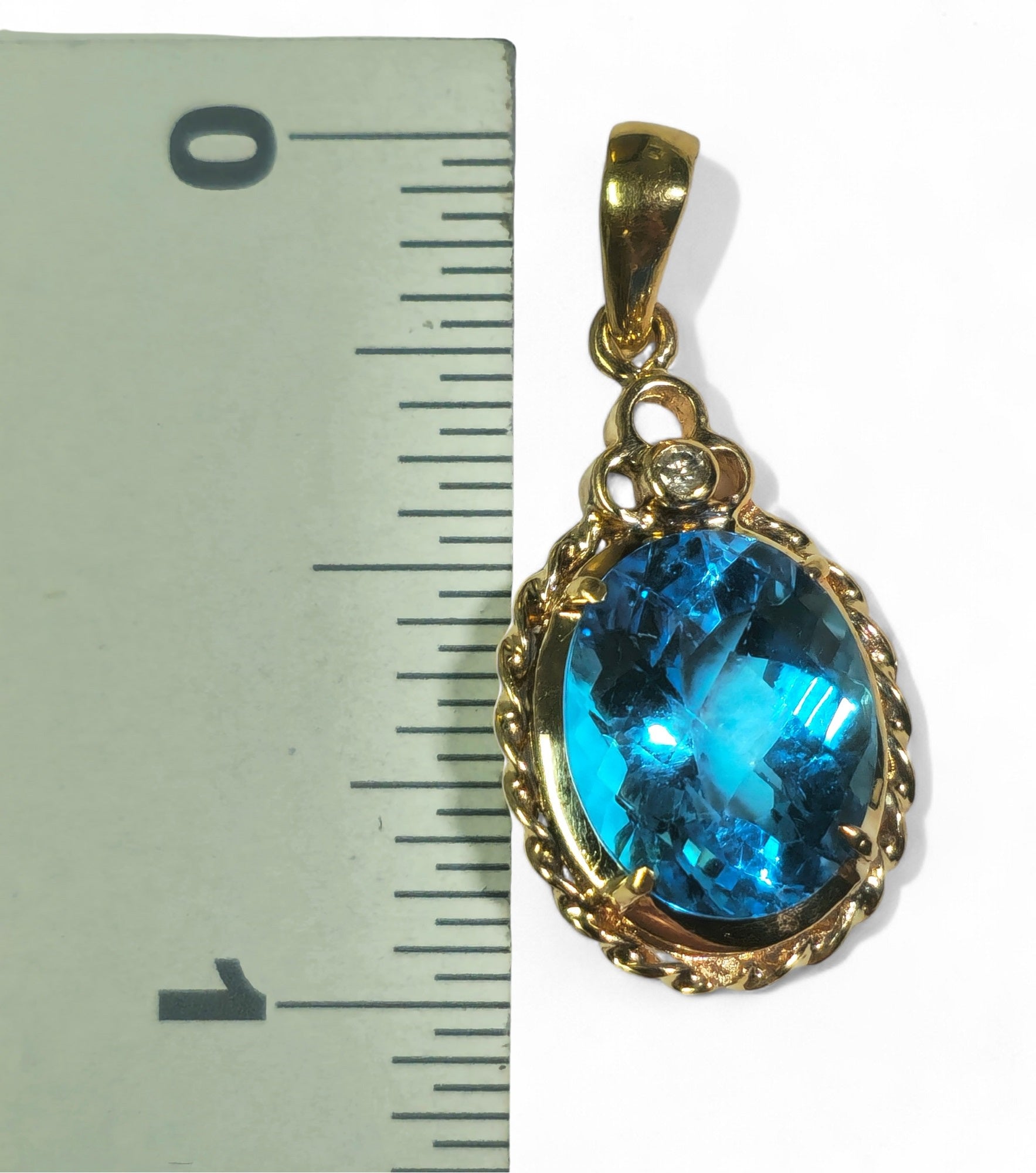 Aquamarine & Diamond Pendant in 14k Gold