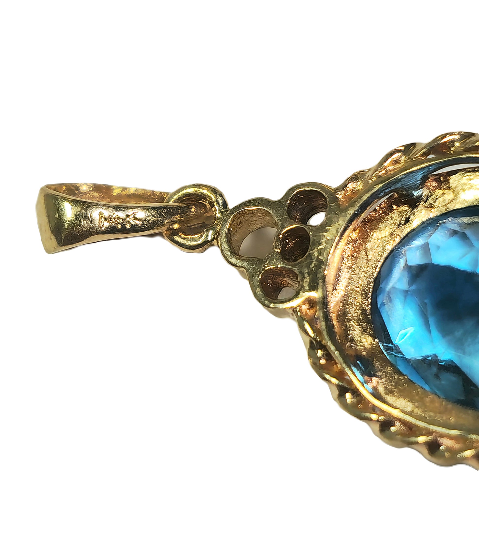 Aquamarine & Diamond Pendant in 14k Gold