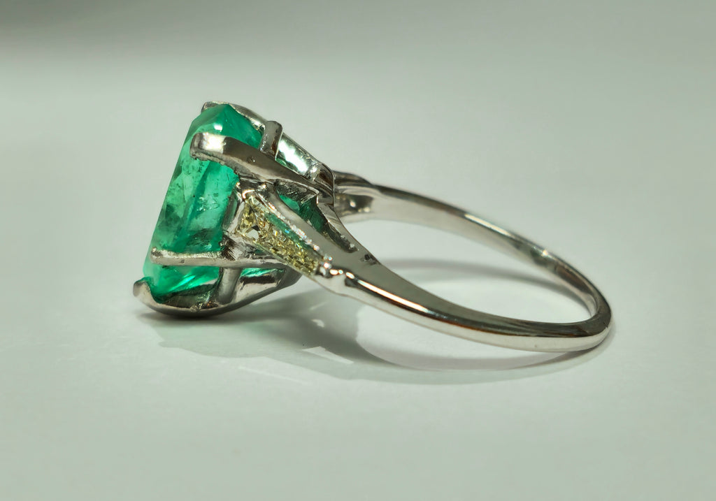 Vintage Emerald & Diamond Platinum Ring (Certified) - Pristine Diamonds