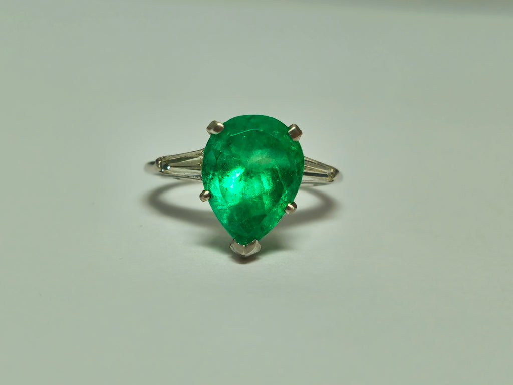 Vintage Emerald & Diamond Platinum Ring (Certified) - Pristine Diamonds