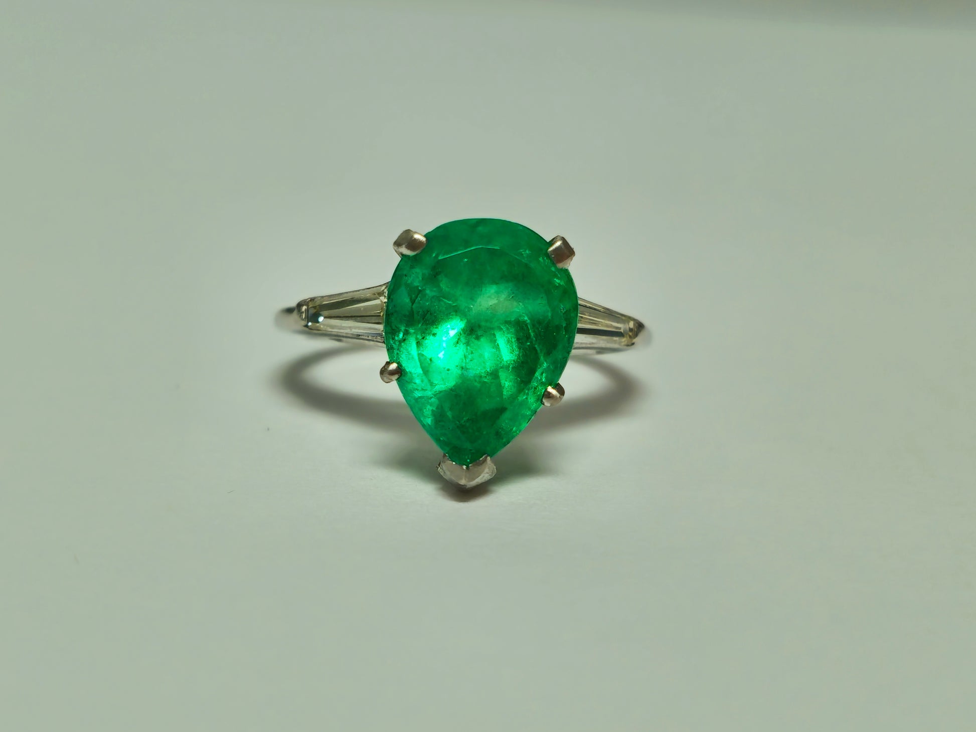 Vintage Emerald & Diamond Platinum Ring (Certified) - Pristine Diamonds
