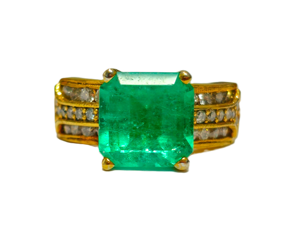 Natural 6.00 Carat Colombian Emerald and Diamond Ring - Pristine Diamonds