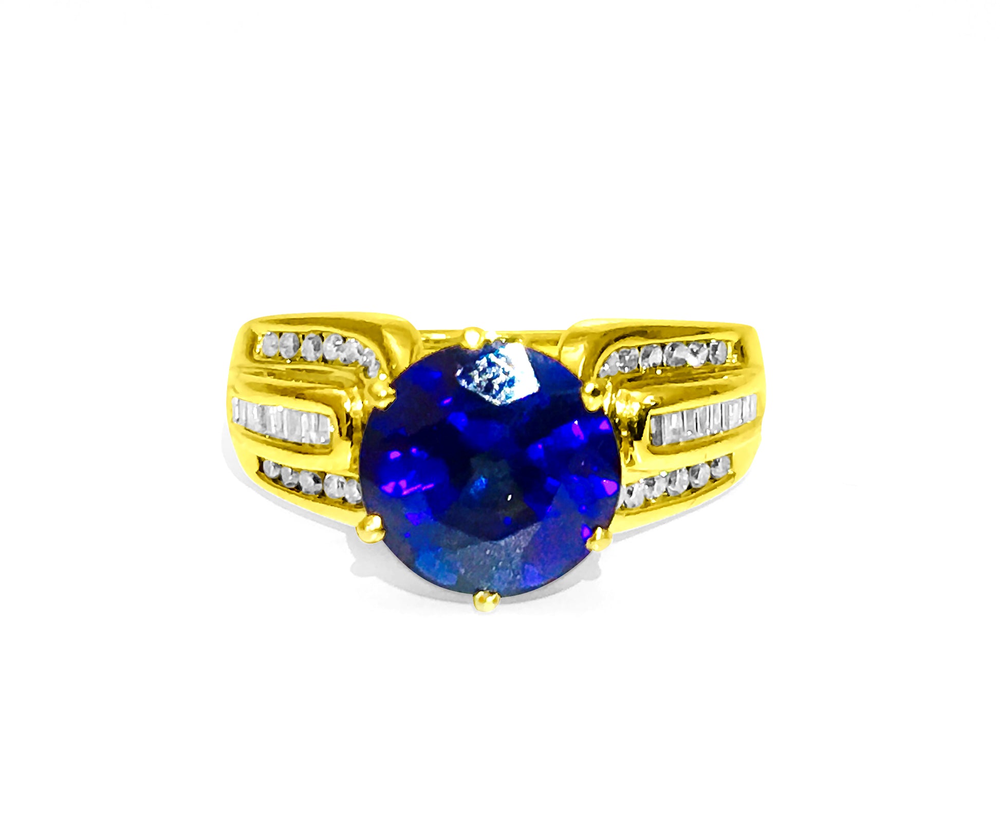Vintage natural 7.00 carat blue sapphire diamond ring featuring a classic design, set in an elegant band with intricate detailing.