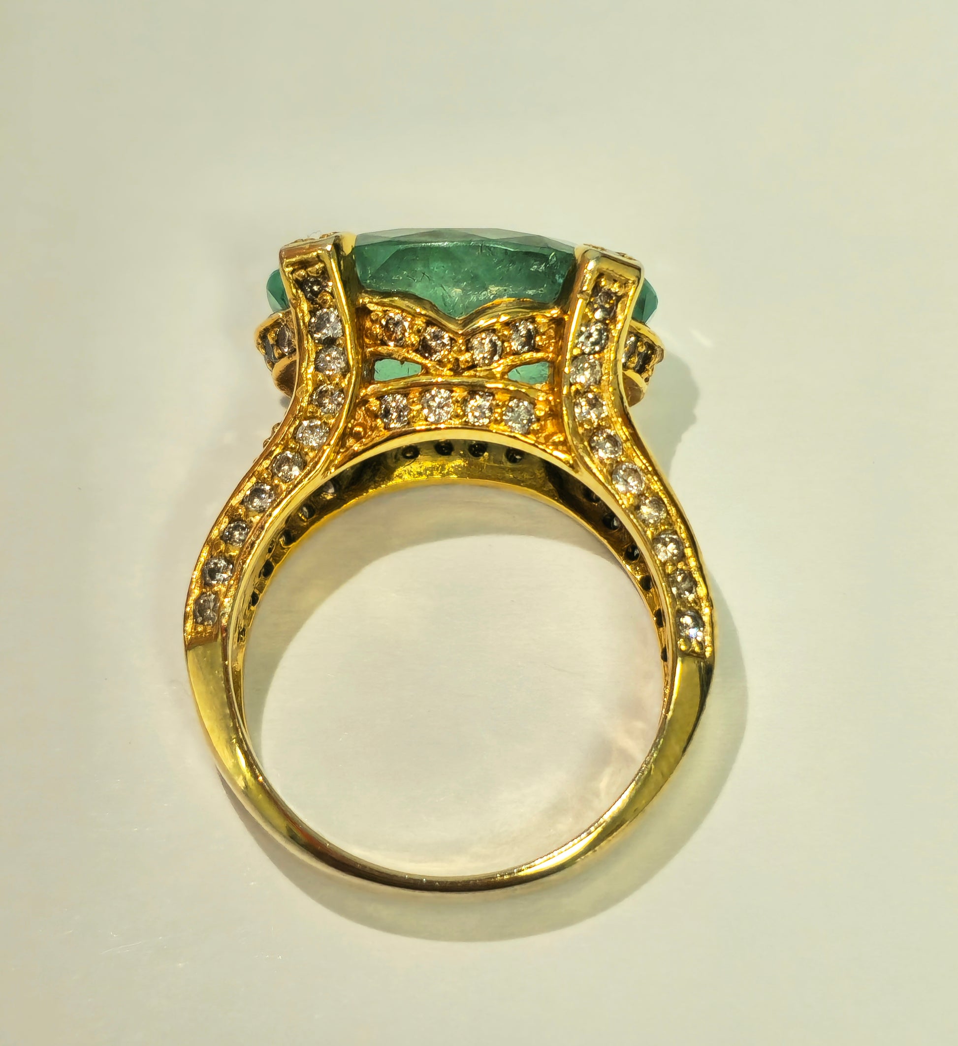 Vintage 11.50ct Colombian Emerald & Diamond Ring in 14K - Pristine Diamonds