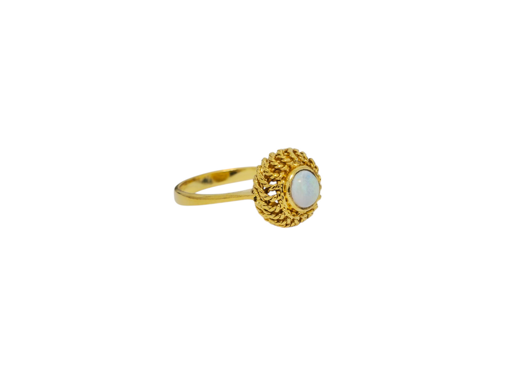 Vintage 1CT Opal Ring in 18k gold