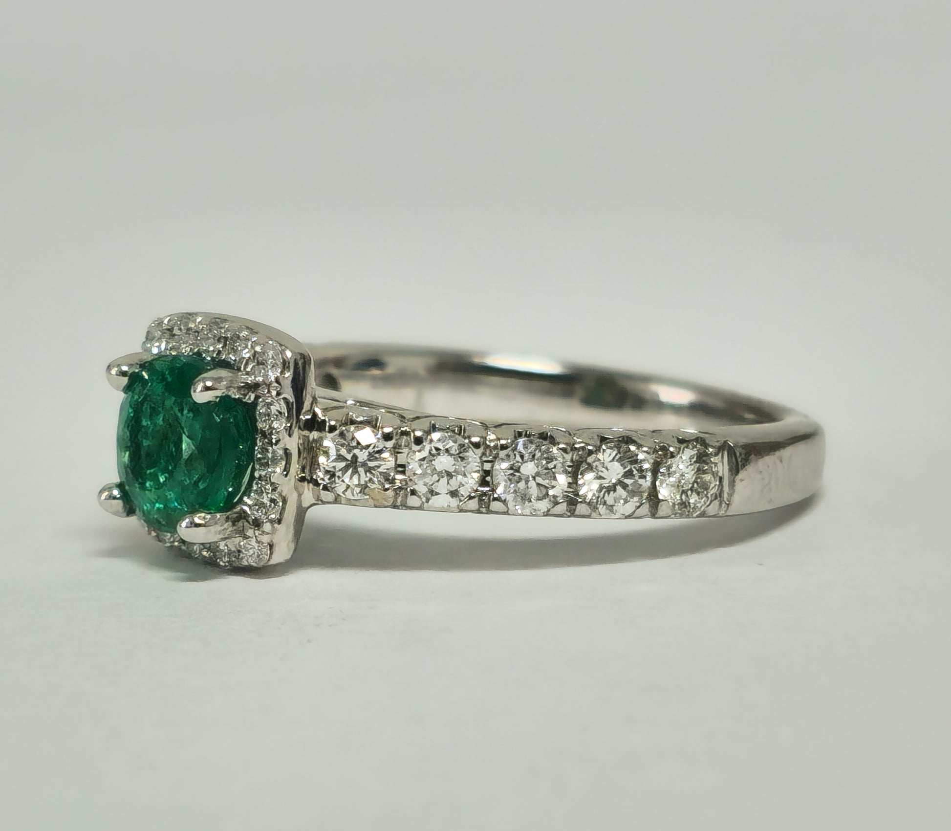 Classic Natural Diamond & Emerald Wedding Engagement Band. - Pristine Diamonds