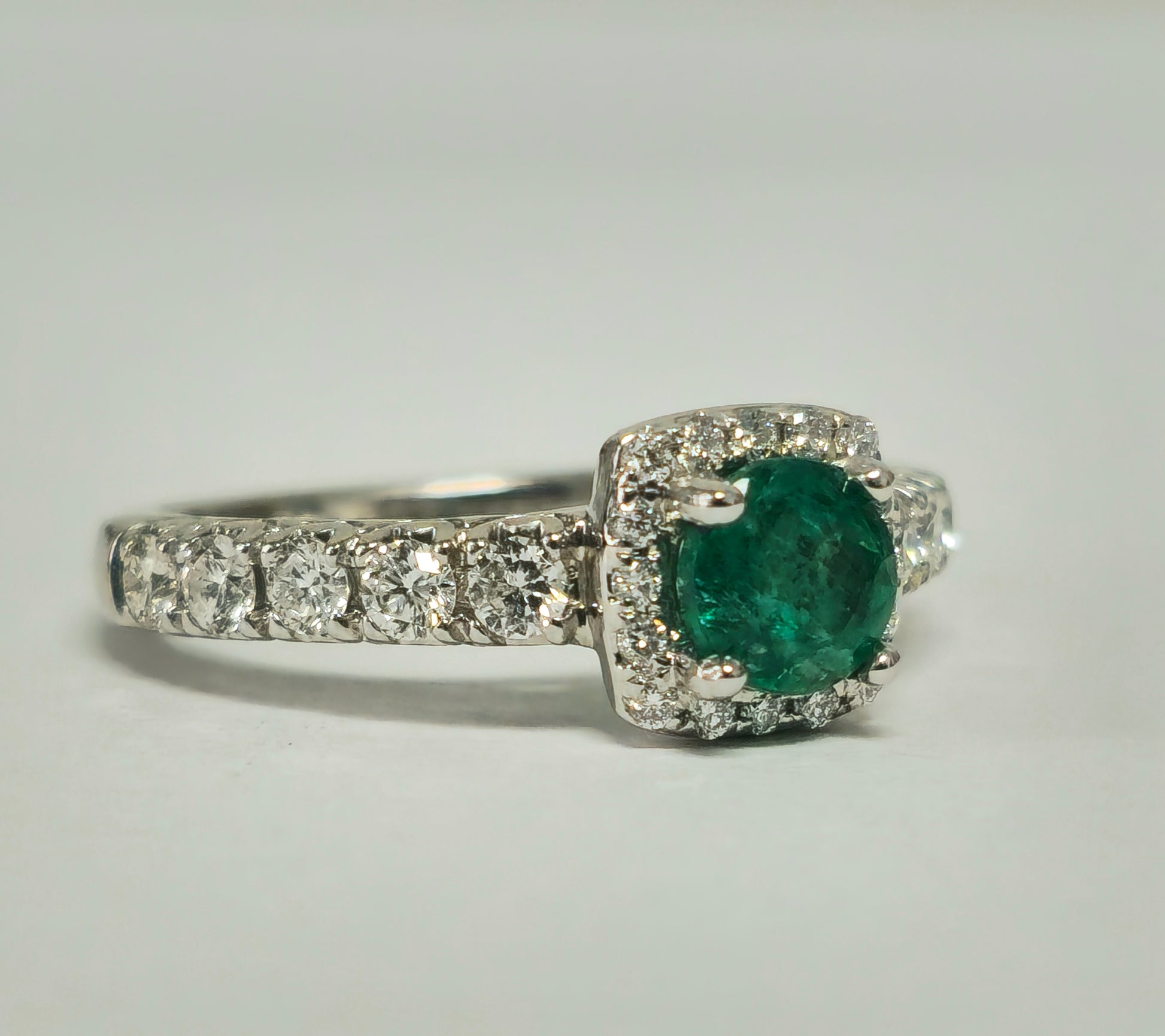 Classic Natural Diamond & Emerald Wedding Engagement Band. - Pristine Diamonds