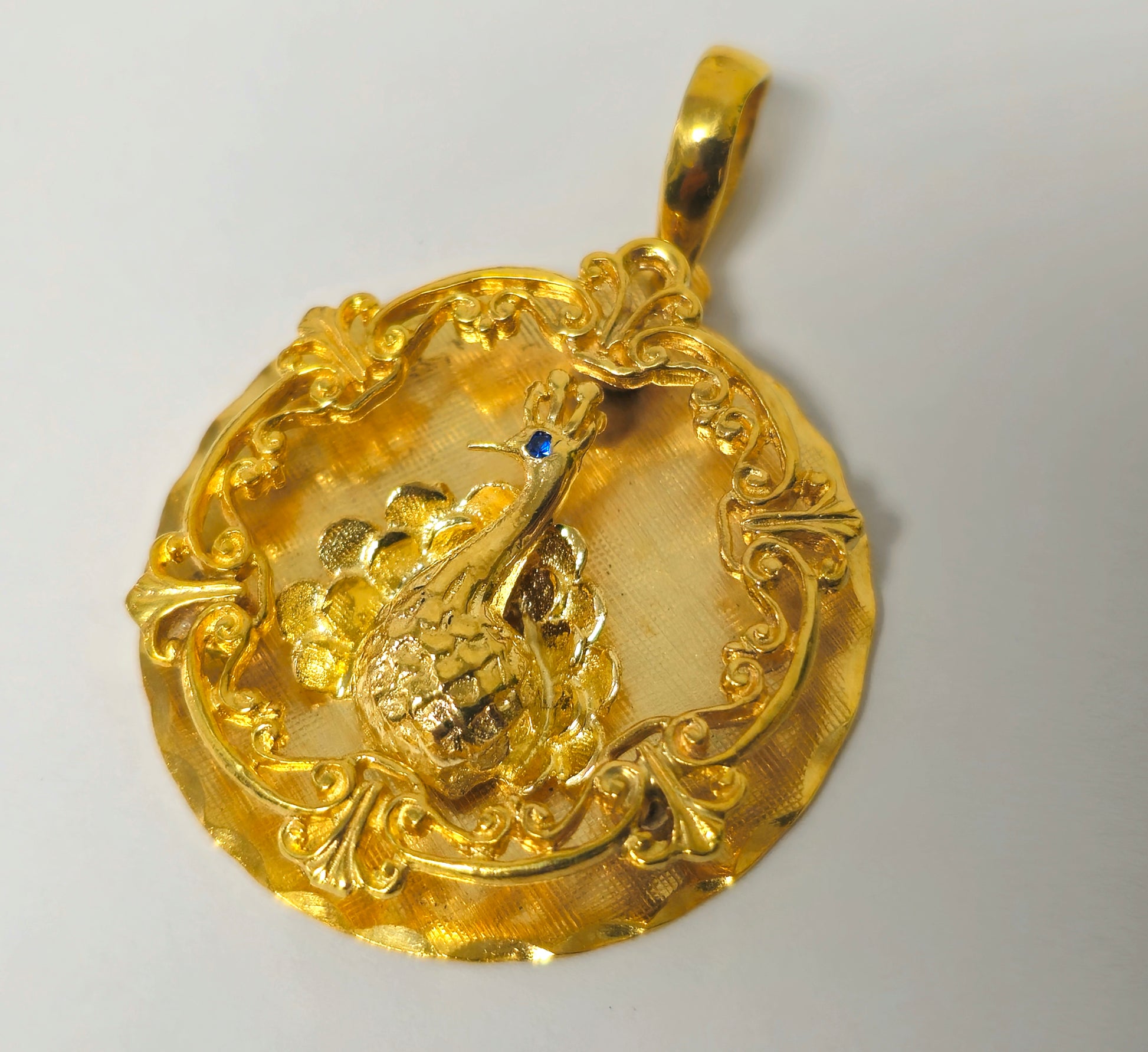 Vintage Peacock Motif Pendant with Blue Sapphire in 14k Gold - Pristine Diamonds