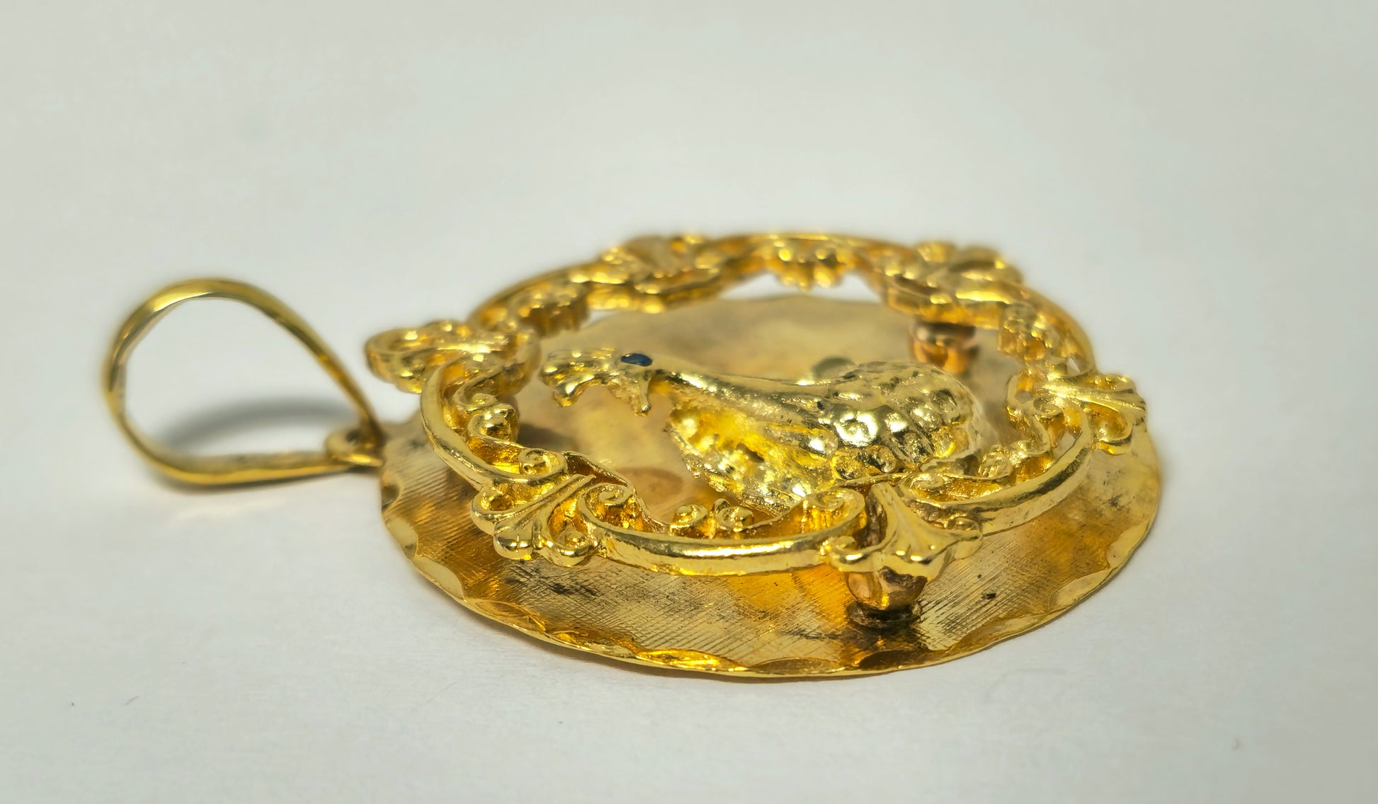 Vintage Peacock Motif Pendant with Blue Sapphire in 14k Gold - Pristine Diamonds